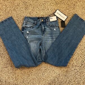 NWT CBG Generation Skater Straight” style Distressed Light Wash Jeans Size 3/26